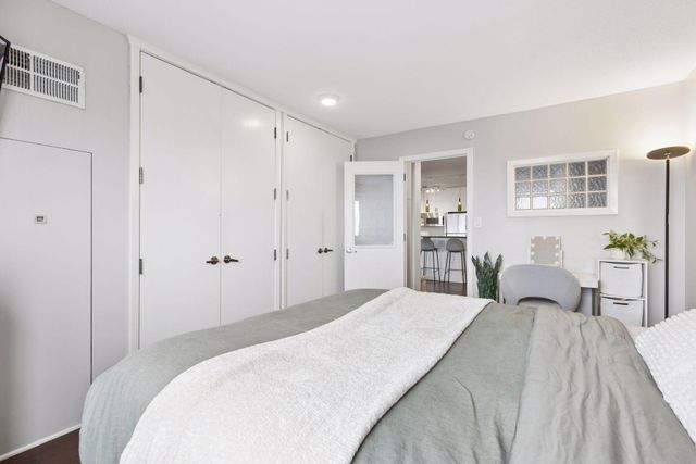 400 Groveland Avenue 914, Minneapolis, MN 55403