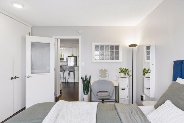 400 Groveland Avenue 914, Minneapolis, MN 55403