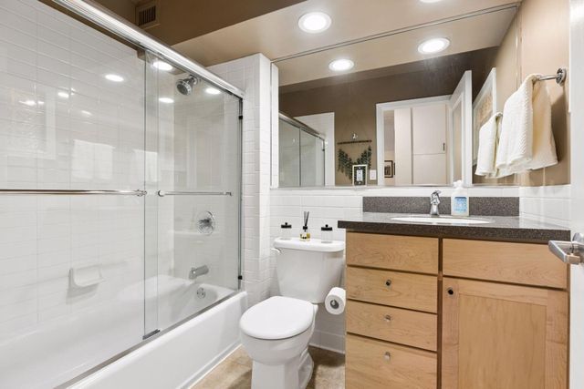 400 Groveland Avenue 914, Minneapolis, MN 55403