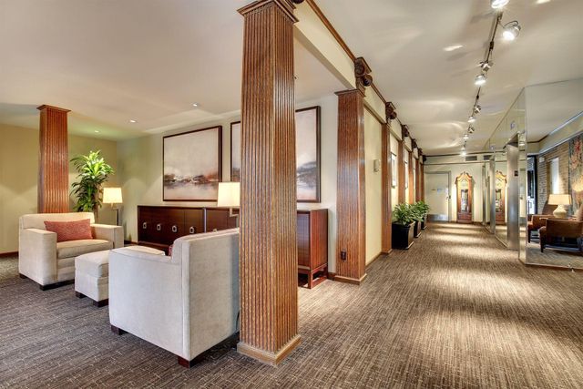 400 Groveland Avenue 914, Minneapolis, MN 55403