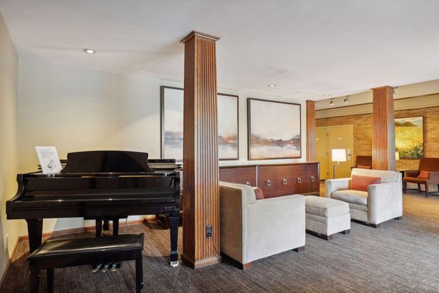 400 Groveland Avenue 914, Minneapolis, MN 55403