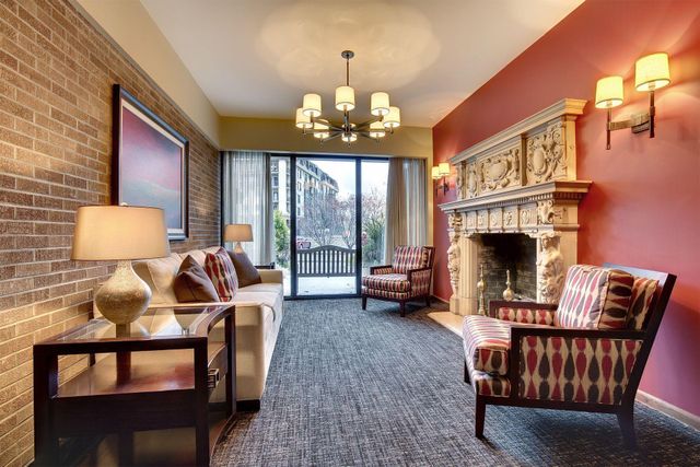 400 Groveland Avenue 914, Minneapolis, MN 55403