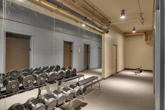 400 Groveland Avenue 914, Minneapolis, MN 55403