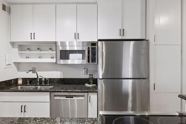 400 Groveland Avenue 914, Minneapolis, MN 55403