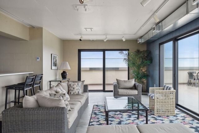 400 Groveland Avenue 914, Minneapolis, MN 55403