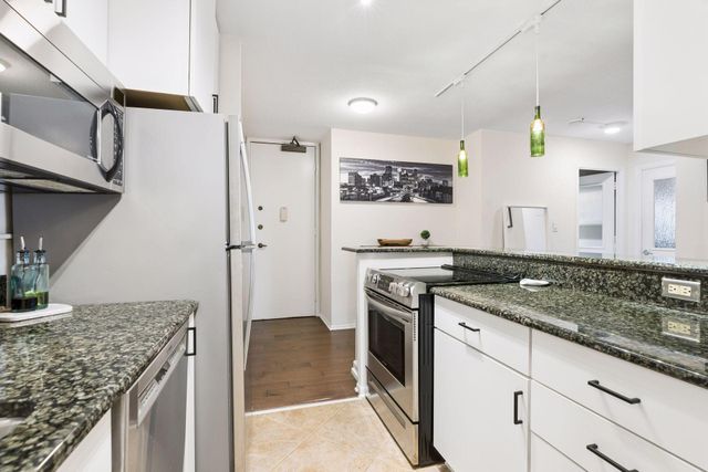 400 Groveland Avenue 914, Minneapolis, MN 55403