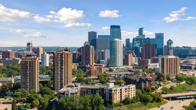 400 Groveland Avenue 914, Minneapolis, MN 55403