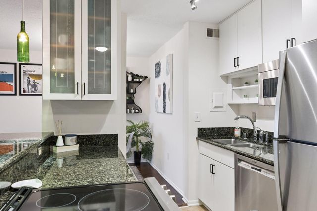 400 Groveland Avenue 914, Minneapolis, MN 55403