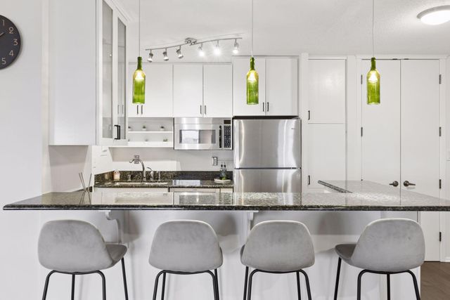 400 Groveland Avenue 914, Minneapolis, MN 55403