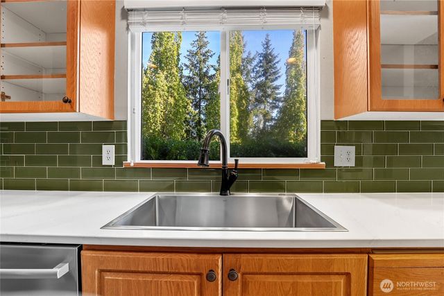 9656 Sandy Isle Lane NW, Silverdale, WA 98383