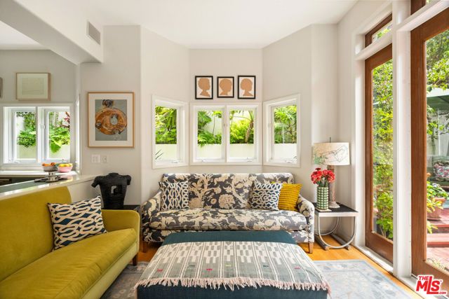 454 Sycamore Road, Santa Monica, CA 90402