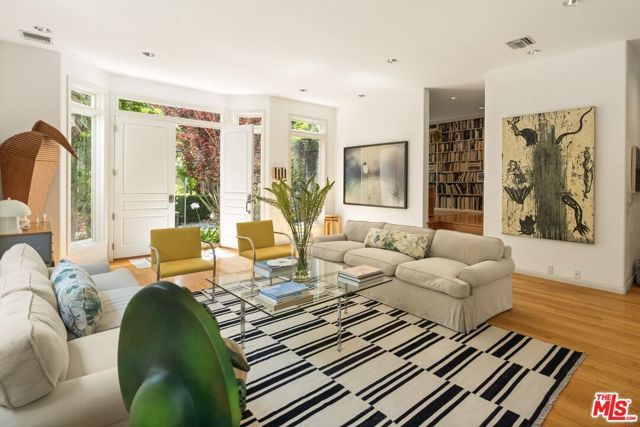 454 Sycamore Road, Santa Monica, CA 90402