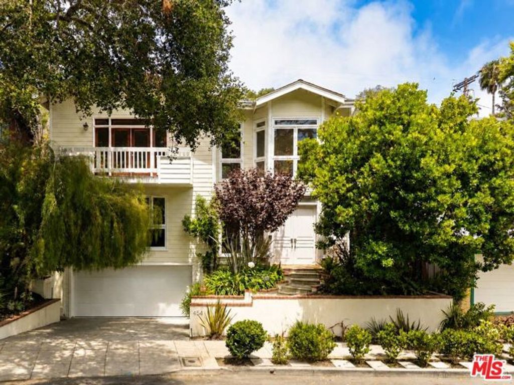 454 Sycamore Road, Santa Monica, CA 90402