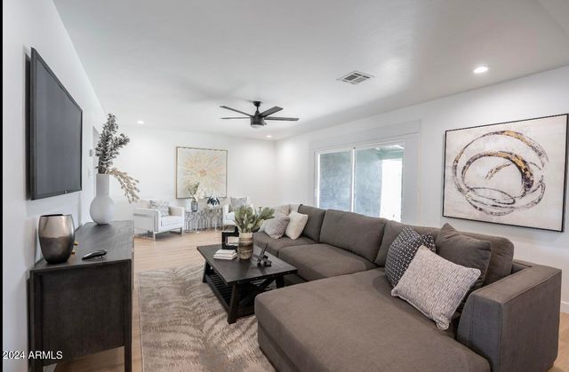 1731 E VERDE Lane, Phoenix, AZ 85016