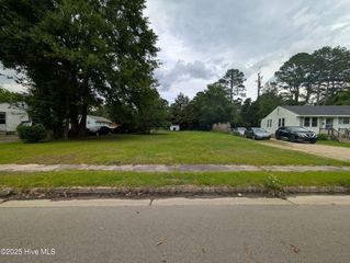 2223 Ivy Road, Kinston, NC 28501