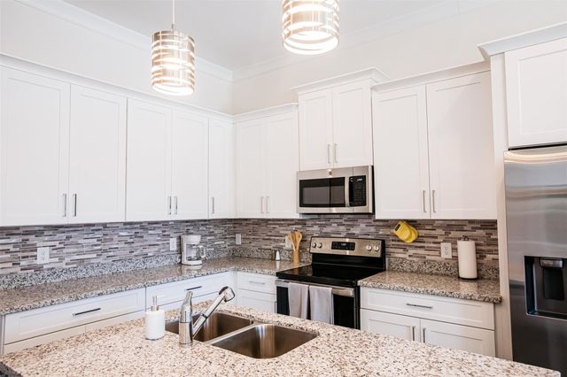 5205 Bataan Road B, Houston, TX 77033