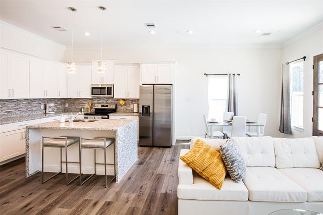 5205 Bataan Road B, Houston, TX 77033