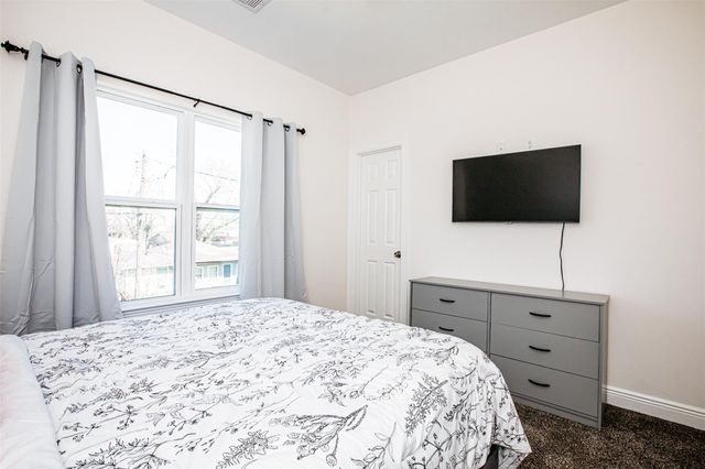 5205 Bataan Road B, Houston, TX 77033