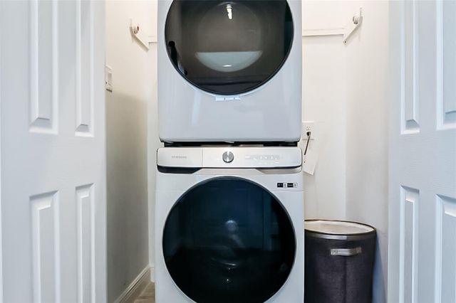 5205 Bataan Road B, Houston, TX 77033