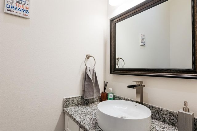 5205 Bataan Road B, Houston, TX 77033