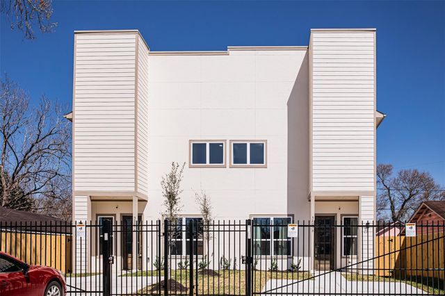 5205 Bataan Road B, Houston, TX 77033