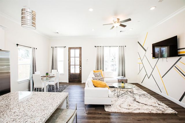 5205 Bataan Road B, Houston, TX 77033