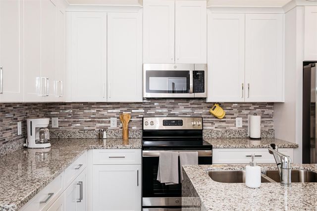 5205 Bataan Road B, Houston, TX 77033