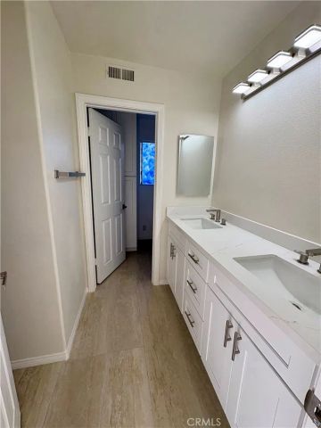 26601 White Oaks, Laguna Hills, CA 92653