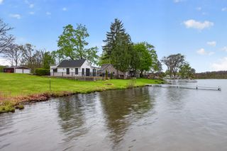 622 Swains Lake Drive, Pulaski Twp, MI 49237