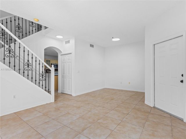 6201 NW 114th Pl 249, Doral, FL 33178