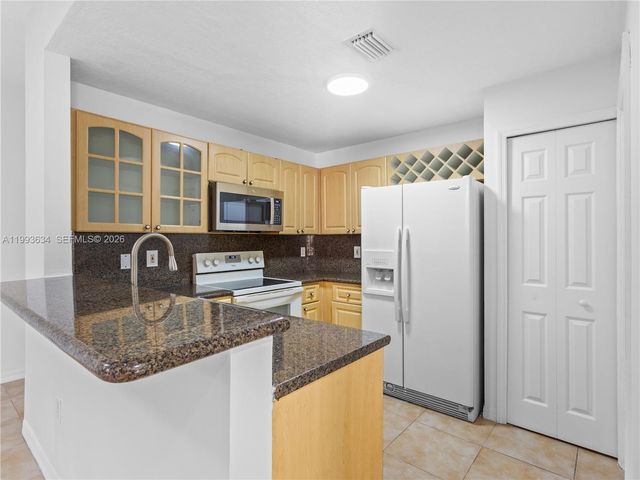 6201 NW 114th Pl 249, Doral, FL 33178