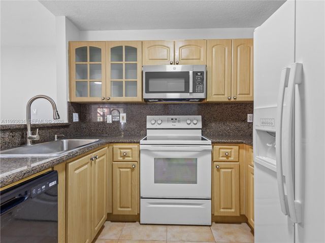 6201 NW 114th Pl 249, Doral, FL 33178