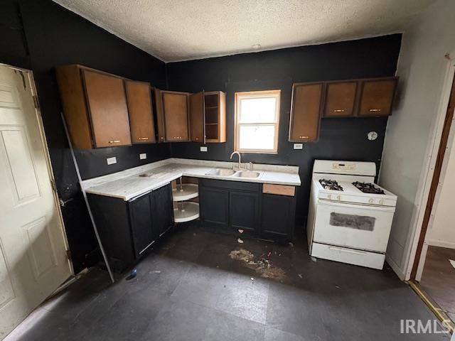 2423 S Madison Avenue, Anderson, IN 46016