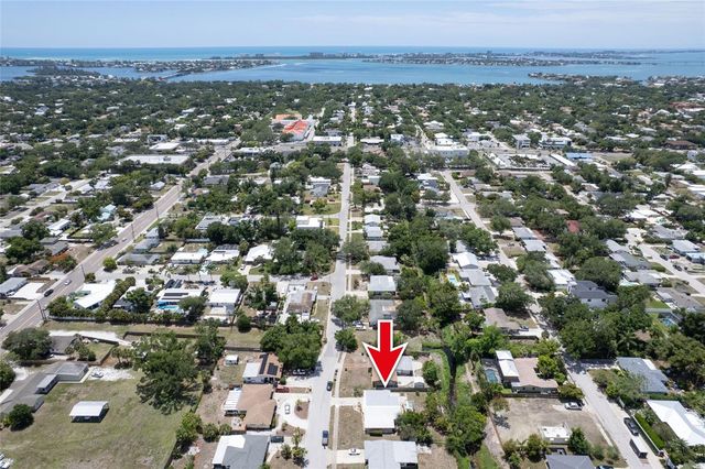 2215 GROVE STREET, Sarasota, FL 34239