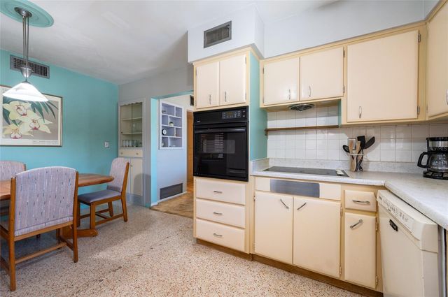 2215 GROVE STREET, Sarasota, FL 34239