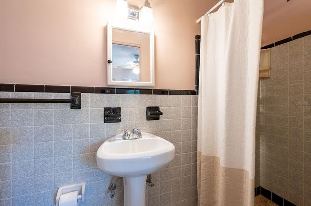 2215 GROVE STREET, Sarasota, FL 34239