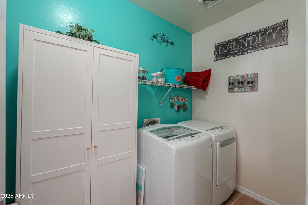 Image 13 of property listing at 1765 E Oquitoa Drive, Casa Grande, AZ 85122