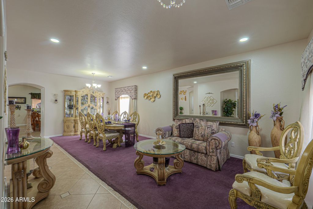 Image 4 of property listing at 1765 E Oquitoa Drive, Casa Grande, AZ 85122