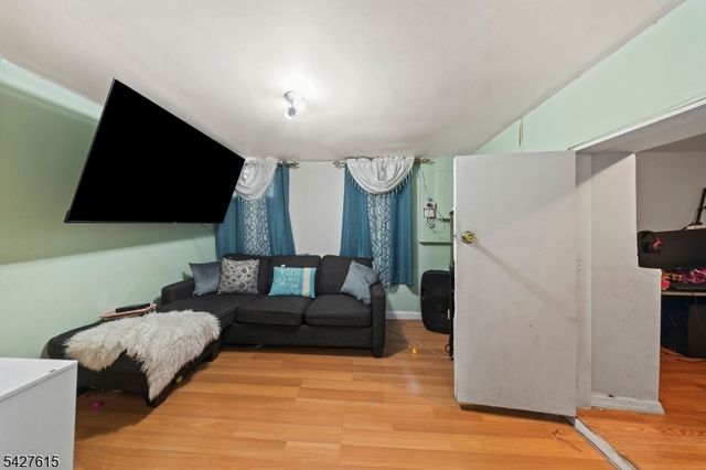 14 Dey St, Paterson City, NJ 07503