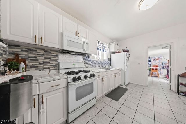14 Dey St, Paterson City, NJ 07503