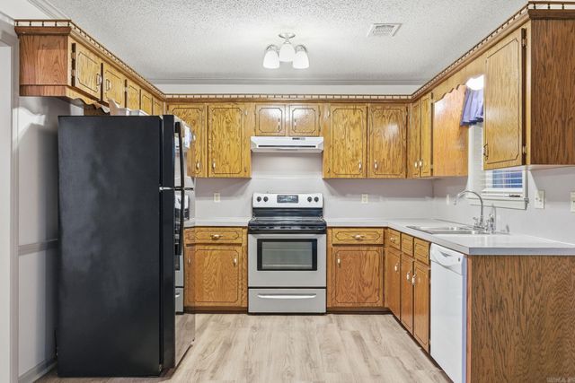 207 Ray St, Cabot, AR 72023