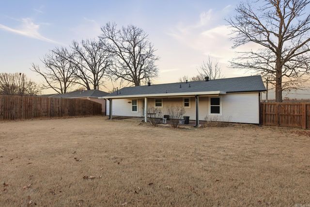 207 Ray St, Cabot, AR 72023