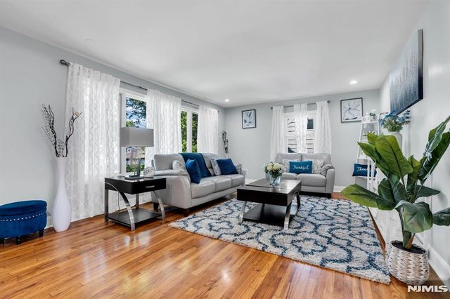 10 Bryn Mawr Road, West Orange, NJ 07052