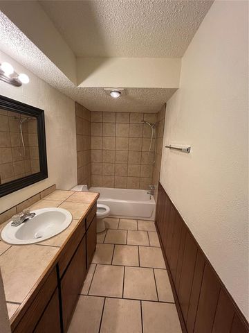 300 Chalmette Drive c, Norman, OK 73071