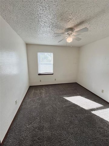 300 Chalmette Drive c, Norman, OK 73071