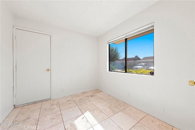 1822 Park Circle, Lancaster, CA 93535