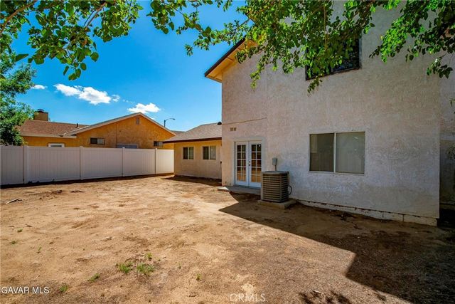 1822 Park Circle, Lancaster, CA 93535