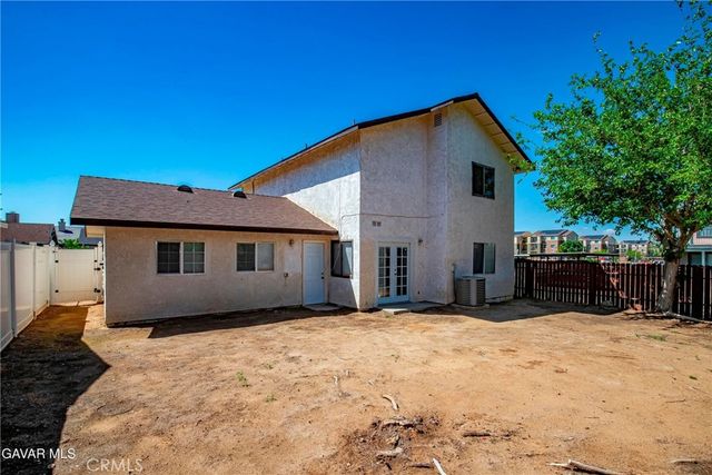 1822 Park Circle, Lancaster, CA 93535