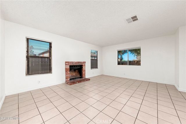 1822 Park Circle, Lancaster, CA 93535