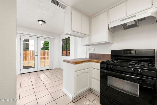 1822 Park Circle, Lancaster, CA 93535